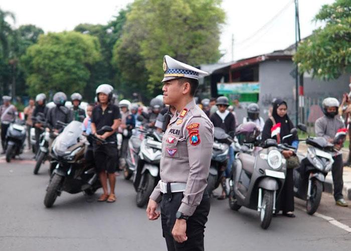 Kasat-Lantas-Polres-Tuban-AKP-Muhammad-Hariyazie-Syakhranie-memimpin-pelaksanaan-hening-cipta.jpg