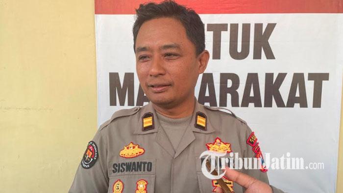 Kasi-Humas-Polres-Tuban-Iptu-Siswanto-jelaskan-dugaan-keracunan-makanan-program-Makan-Bergizi-Gratis.jpg