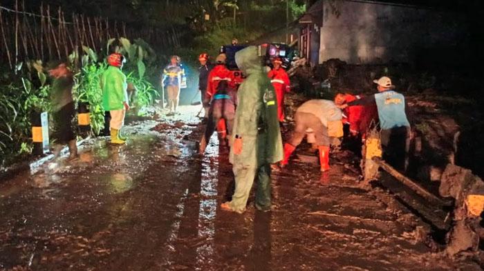 Kecamatan-Bumiaji-Kota-Batu-dibanjiri-air-luapan-bercampur-lumpur-ilustrasi-banjir-di-kota-batu-1.jpg