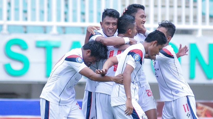 Kegembiraan-pemain-Arema-FC-usai-memenangkan-pertandingan.jpg