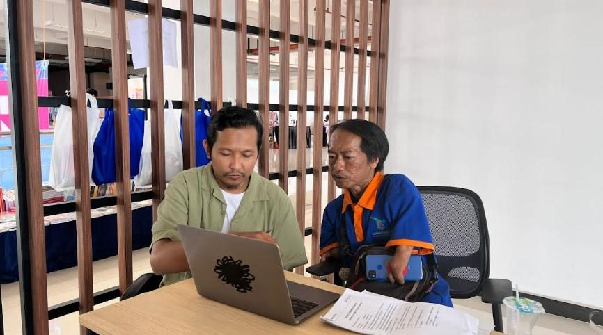 Kegiatan-Empower-Academy-dengan-materi-pembuatan-logo-bisnis-yang-diikuti.jpg