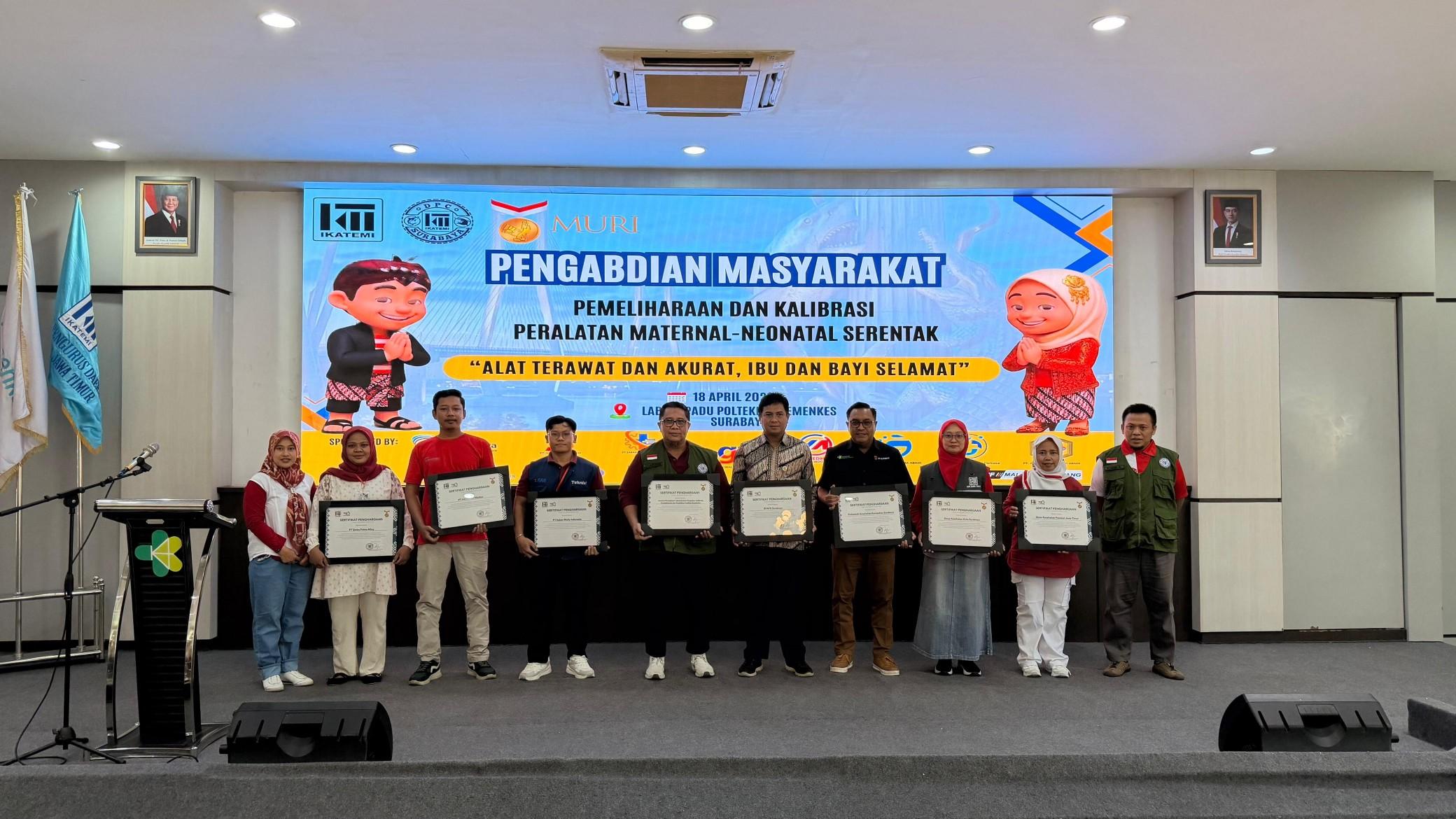 Kegiatan-pengabdian-masyarakat-berupa-pemeliharaan-dan-kalibrasi-alat-kesehatan.jpg