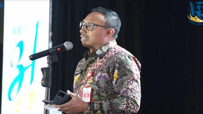Kepala-Bappeda-Jawa-Timur-Mohammad-Yasin-hadir-sebagai-Keynote-speaker-dalam-Talkshow-HUT-Ke-34.jpg