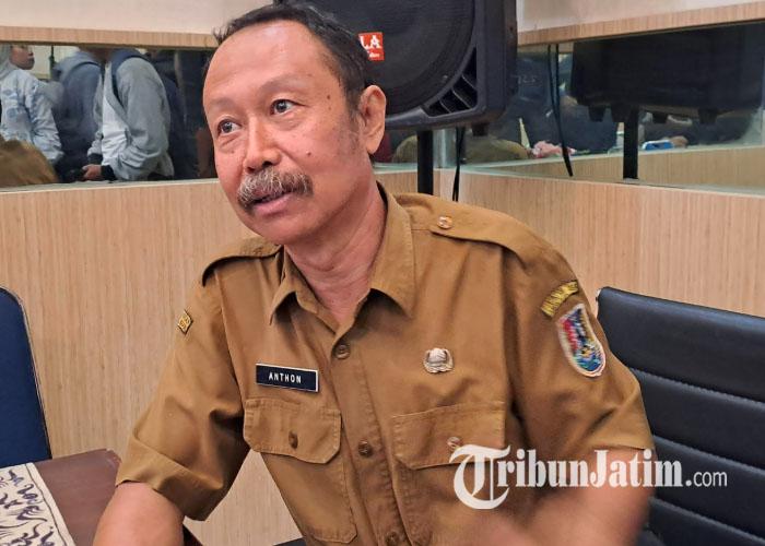 Kepala-DLHP-Tuban-Anthon-Tri-Laksono-saat-ditemui-pada-Rabu-19-november-2025.jpg