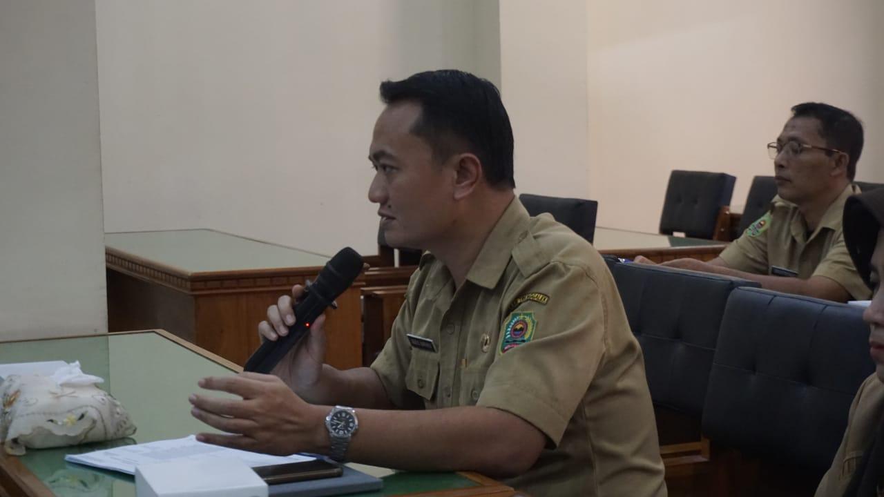 Kepala-DPMD-Trenggalek-Agus-Dwi-Karyanto-soal-kades-korupsi-menjabat.jpg