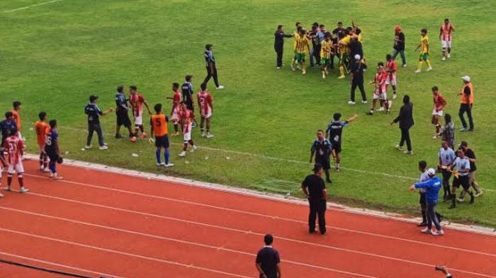 Kericuhan-terjadi-usai-laga-Persema-Malang-vs-Perseta-Tulungagung.jpg