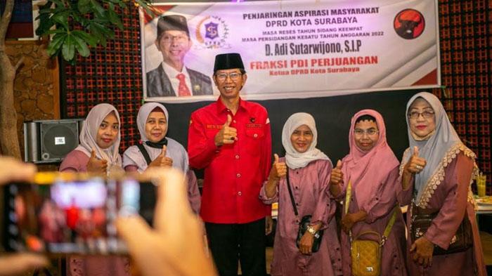 Ketua-DPRD-Surabaya-Adi-Sutarwijono-menggelar-reses-untuk-menjaring-aspirasi-warga-Surabaya.jpg