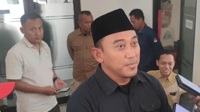 Ketua-KPU-Kabupaten-Nganjuk-Arfi-Musthofa-saat-menjelaskan-tahapan-Pilkada-2024.jpg