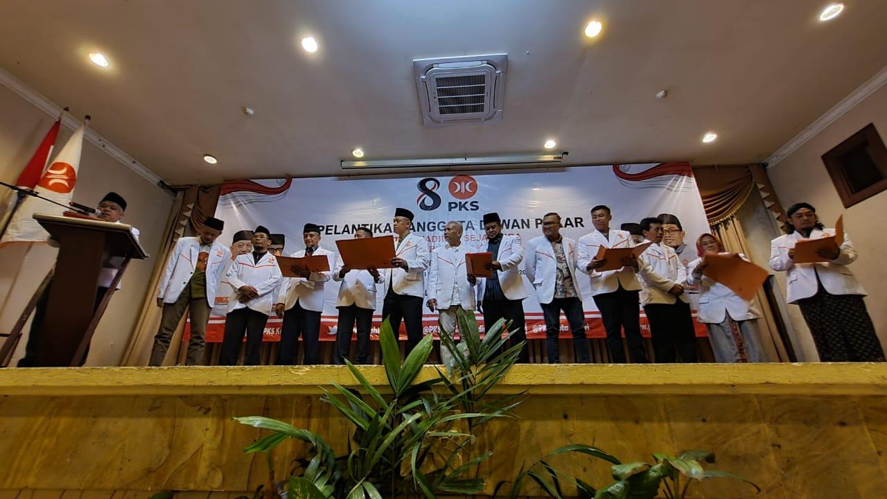 Ketua-PKS-Jatim-lantunkan-Selawat-Thibbil-Qulub.jpg