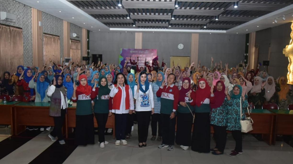 Ketua-TP-PKK-Kabupaten-Trenggalek-Novita-Hardini-Hadiri-Jambore.jpg