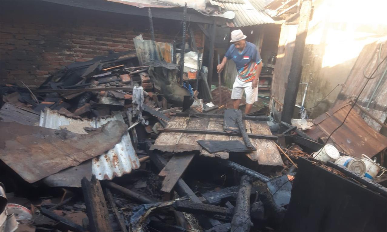 Kebakaran Hebat Rumah Nenek di Situbondo, Dapur Rusak Parah, Penyebab dari Tungku