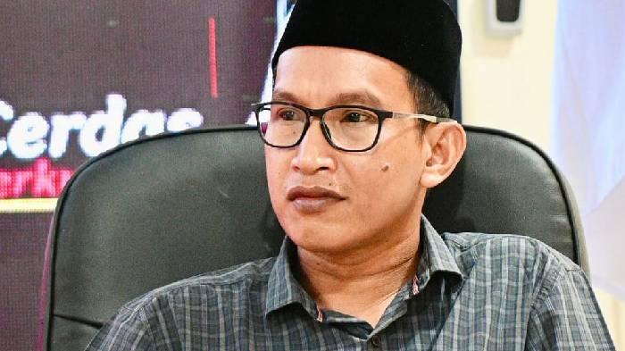 Komisioner-KPU-Banyuwangi-Divisi-Hukum-dan-Pengawasan-Edi-Saiful-Anwar.jpg