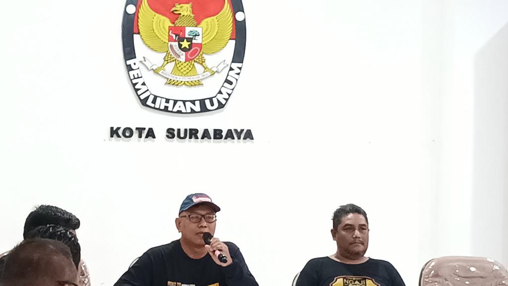 Komisioner-KPU-Surabaya-Soeprayitno-saat-memberikan-penjelasan-di-Surabaya-beberapa-waktu-lalu.jpg