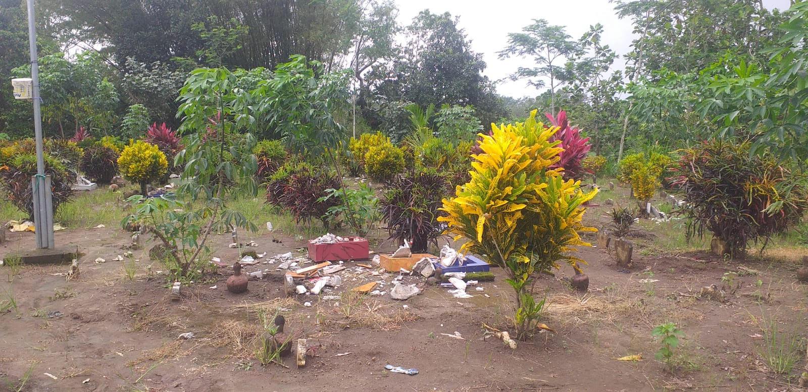 Blitar Geger, Puluhan Makam Dirusak Sosok Misterius, Sebaris Tulisan Bikin Bergidik: Camkan