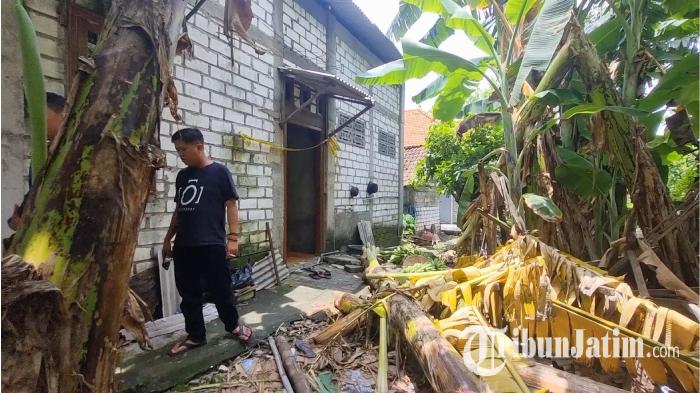 Kondisi-rumah-korban-pembunuhan-dan-perampokan-di-Gresik.jpg