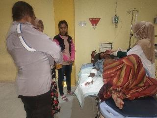 Lagi Asyik Ngopi di Warkop, Pria Gresik ini Tetiba Disabet Pedang Teman, Kondisi Memilukan