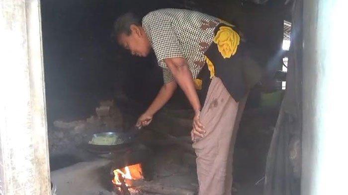 LPG-langka-di-Pamekasan-kini-warganya-beralih-menggunakan-kayu-bakar.jpg
