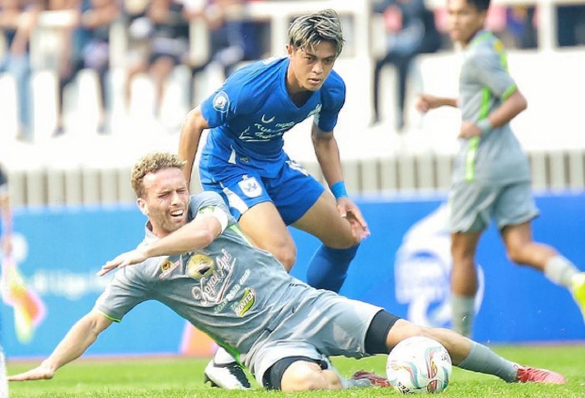 BOLA TERPOPULER: Hasil PSIS vs Persebaya Jadi Kekalahan Perdana Bajul Ijo - Brylian Aldama Dibully