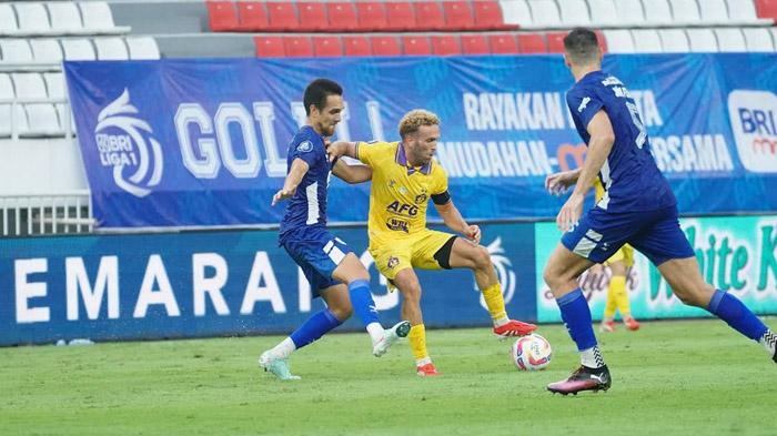 Laga-PSIS-Semarang-vs-Persik-Kediri-pada-pekan-ke-28-Liga-1-20242025-di-Stadion-Jatidiri1.jpg