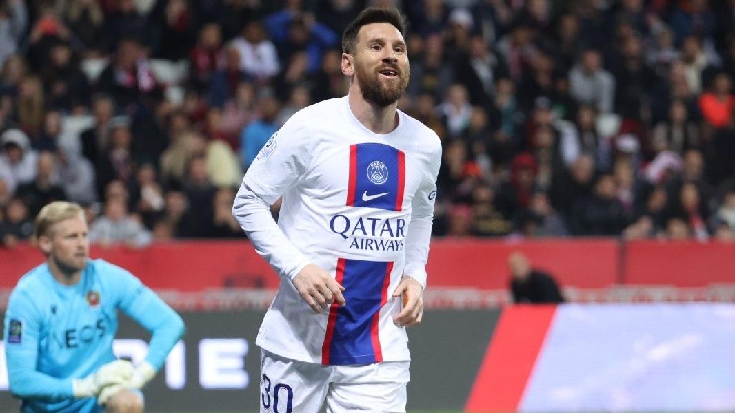Lionel-Messi-mencetak-gol-untuk-PSG.jpg