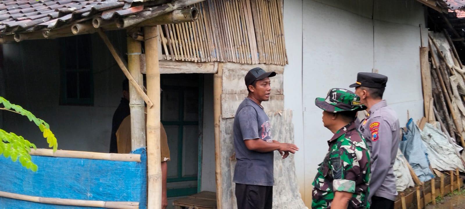 Lokasi-ditemukan-perempuan-tewas-di-rumah-duda-di-Desa-Patemon-Kecamatan-Tanggul.jpg