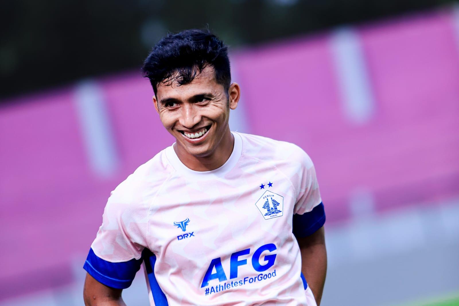 M-KHANAFI-Striker-lokal-Persik-Kediri-M-Khanafi-resmi-dipinjamkan-ke-Borneo-FC.jpg