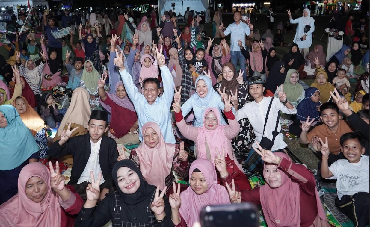 Masyarakat-Bojonegoro-antusias-menyambut-kedatangan-Calon-Bupati-Calon-Wakil-Bupati.jpg