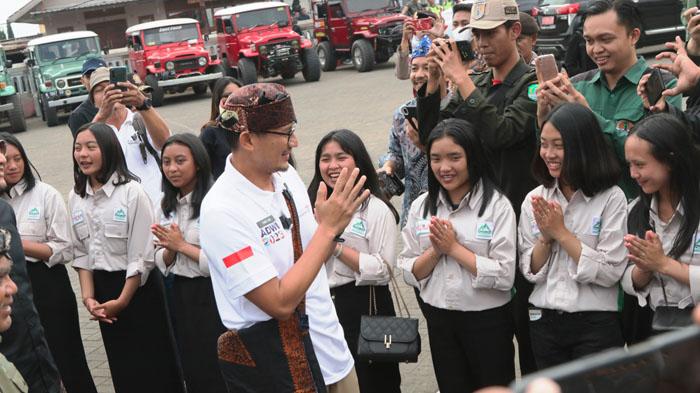 Menparekraf-Sandiaga-Uno-melihat-langsung-Desa-Wisata-Edelweiss-di-Desa-Wonokitri-Pasuruan.jpg