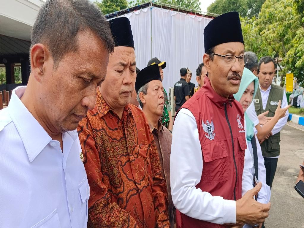 Menteri-Sosial-RI-Saifullah-Yusuf-Gus-Ipul-usai-memberikan-arahan.jpg