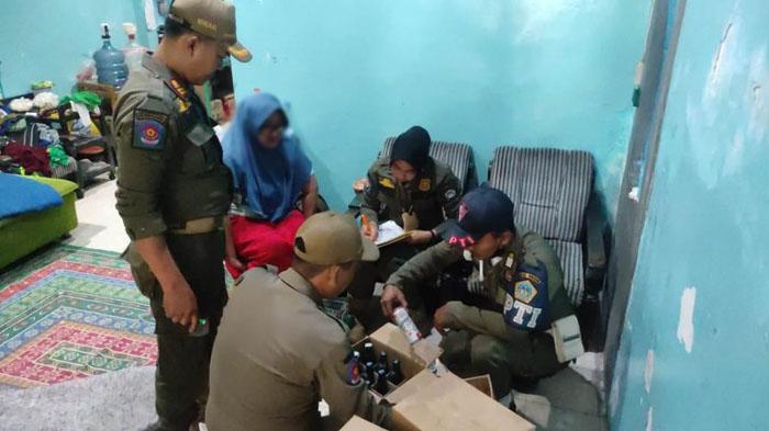 Satpol PP Gresik Gerebek Toko Kelontong di Cerme yang Sediakan Minuman Keras