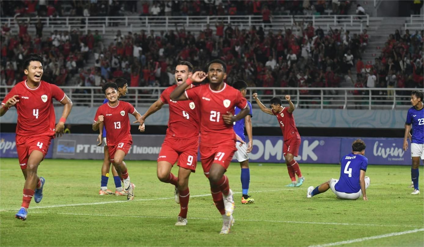 Muhammad-Iqbal-Gwijangge-melakukan-selebrasi-setelah-menjebol-gawang-Kamboja.jpg