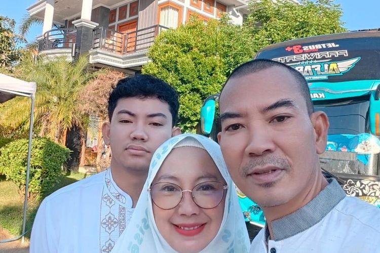 Mukti-Ali-dengan-istrinya-dulunya-merupakan-mantan-guru-honorer-di-Madura.jpg