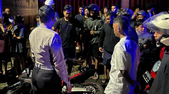 Ngebut Naik CBR 250, Pelajar di Blitar Tewas Usai Tabrak Pohon