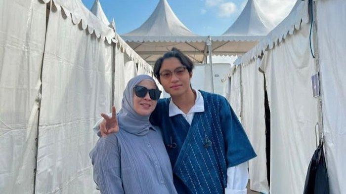 Okie-Agustina-bersama-dengan-sang-anak-Keisha-Alvaro.jpg