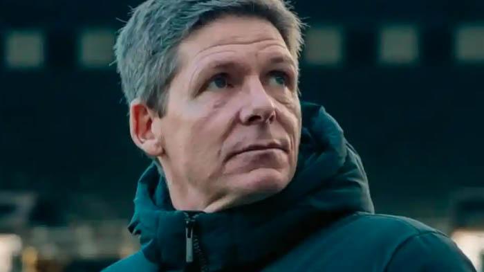 Oliver-Glasner-Jadi-Kandidat-Kuat-Pelatih-AC-Milan-Musim-2026-2027-Diskusi-Berakhir-dengan-Senyuman.jpg