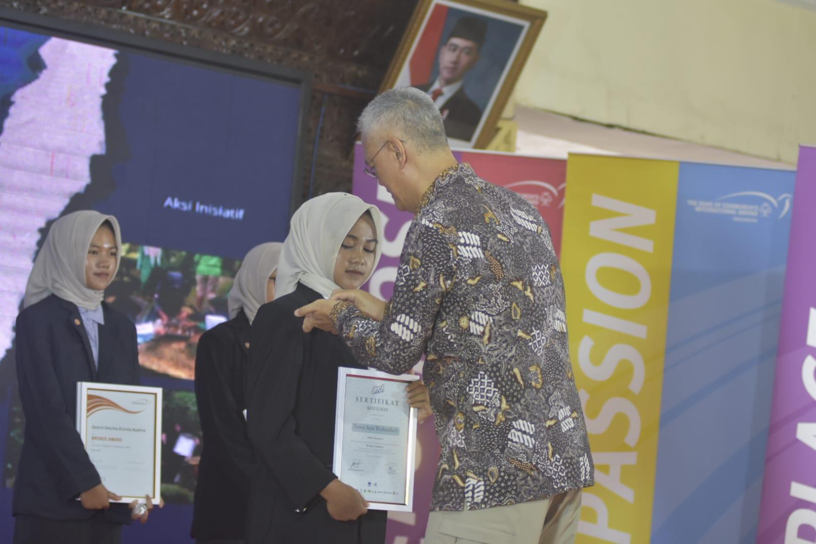 PRESTASI-PELAJAR-Empat-Pelajar-asal-SMPN-1-Wonosalam-Kecamatan-Kabupaten.jpg