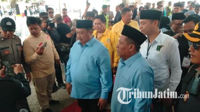 Pasangan-Warsubi-KH-Salmanudin-Yazid-atau-Gus-Salman-daftar-ke-kpu.jpg