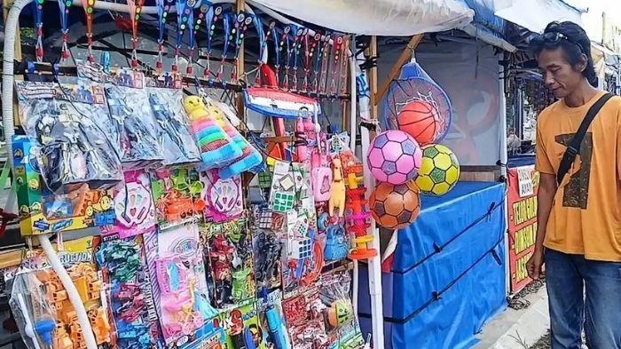 Pedagang-UMKM-mengeluhkan-tarif-retribusi-yang-kini-semakin-tinggi-setelah-uji-coba-gratis-3-bulan.jpg