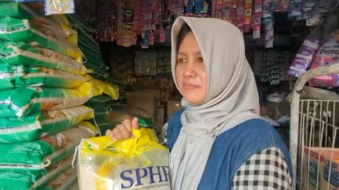 Beras SPHP Tersedia di Pasar Caruban Madiun, Pembelian Dibatasi Maksimal 10 Kilogram