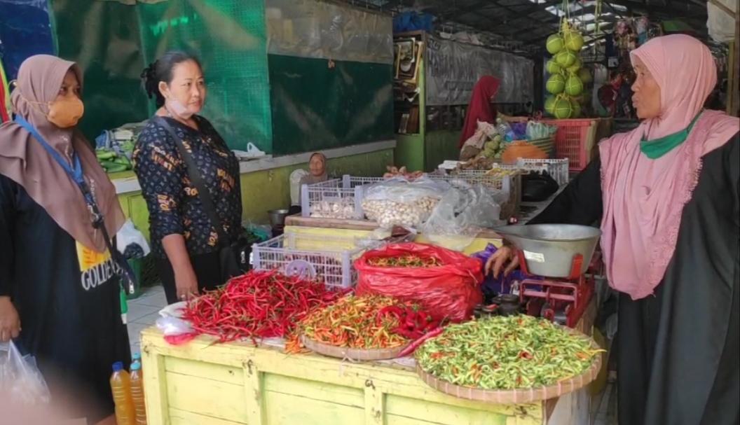 Pedagang-cabai-di-pasar-Tuban-komentari-soal-kenaikan-harga.jpg