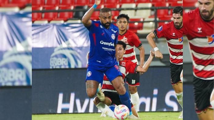 Pemain-Arema-FC-Dalberto-saat-laga-Arema-FC-vs-Madura-United-di-bali-2025.jpg