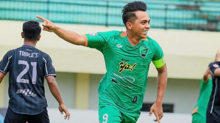 Pemain-Pasuruan-United-melakukan-selebrasi-usai-mencetak-gol-ke-gawang-Triples-Kediri.jpg