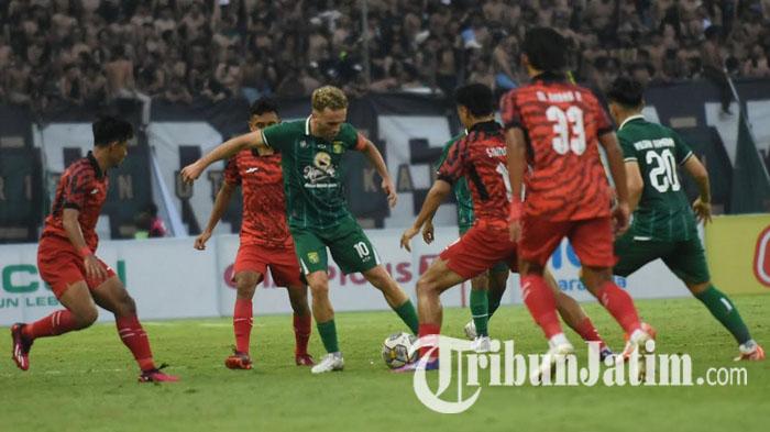 Persebaya vs Persija Jakarta, Aji Santoso Puas dengan Penampilan Bajul Ijo, Satu Hal Jadi Catatan