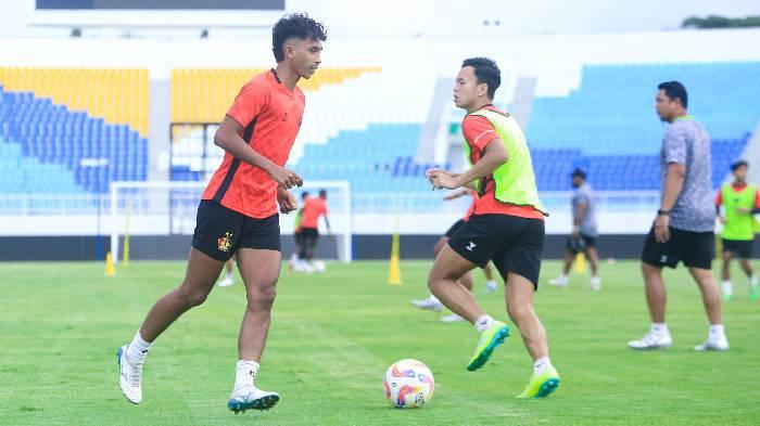 Pemain-Persik-Kediri-mengikuti-official-training-di-Stadion-Kanjuruhan-Malang.jpg