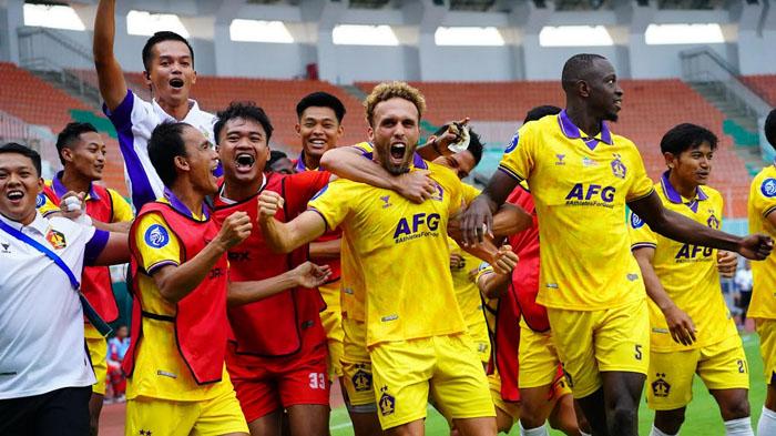 Pemain-Persik-Kediri-merayakan-kemenangan-lawan-Dewa-United-di-laga-Dewa-United-vs-Persik-Kediri.jpg