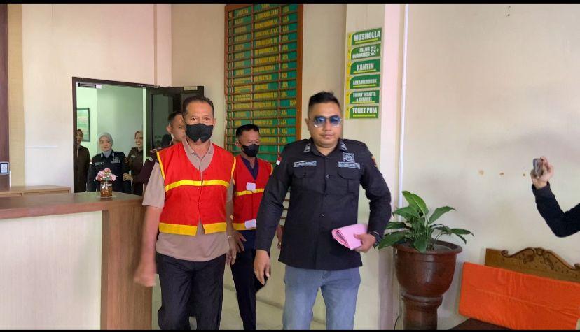 Kejari Ponorogo Kembali Tahan 5 Tersangka Pungli PTSL Sawoo, 1 Diantaranya Berstatus Tahanan Kota