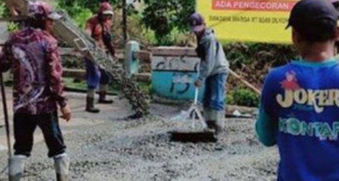 Pembelaan Pemdes soal Warga Patungan Rp 166 Juta Cor Jalan Rusak, Warga Gemas: Kami Tak Diperhatikan
