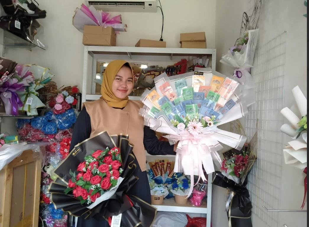 Perempuan-asal-Kampung-Kesenih-Kelurahan-Karang-Dalam.jpg
