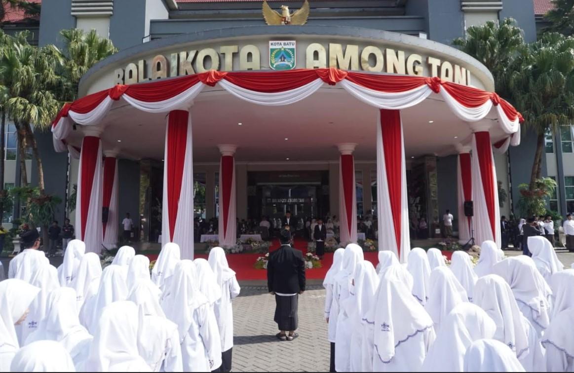 Wali Kota Batu Pimpin Apel Peringatan HSN 2025, Sampaikan Duka Cita Musibah Al Khoziny Sidoarjo