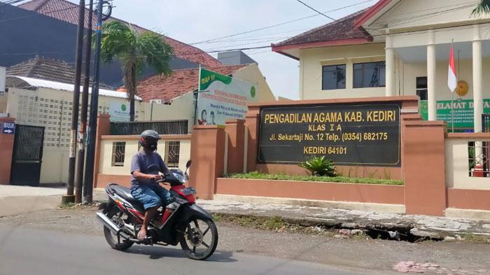 Permohonan-Dispensasi-Nikah-di-Kediri-Didominasi-Karena-Sudah-Isi-Duluan.jpg